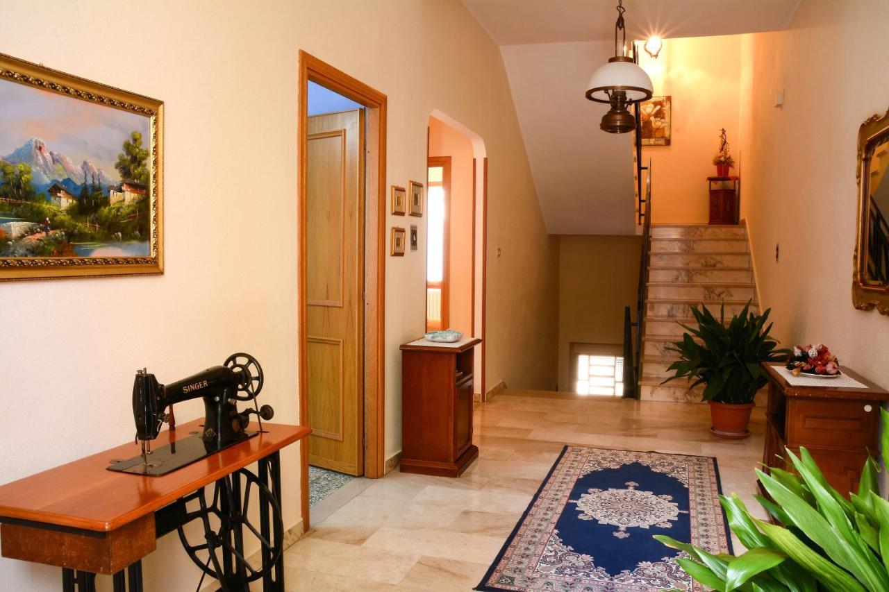 B&B La Genziana Fonni Bagian luar foto